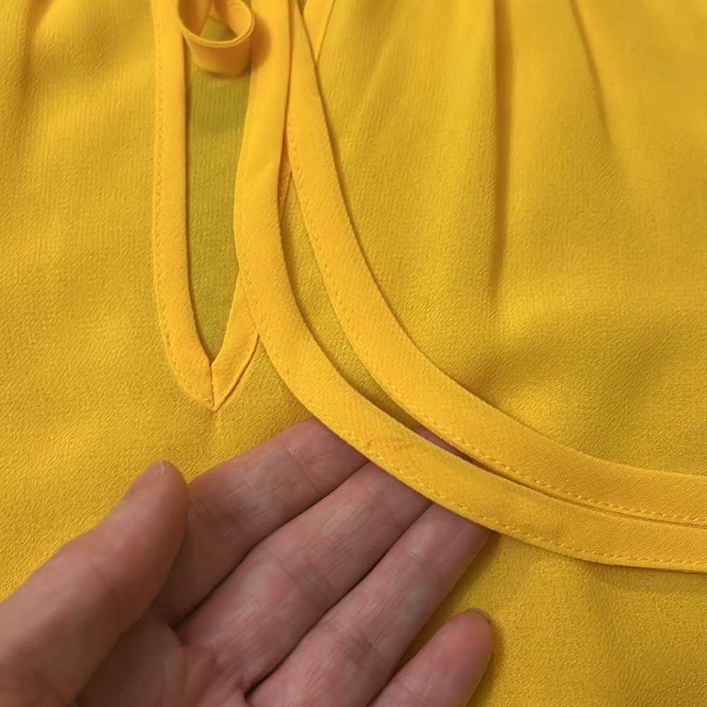 🌼Nicole by Nicole Miller🌼 vibrant yellow sheer top,size M - Picture 9 of 11